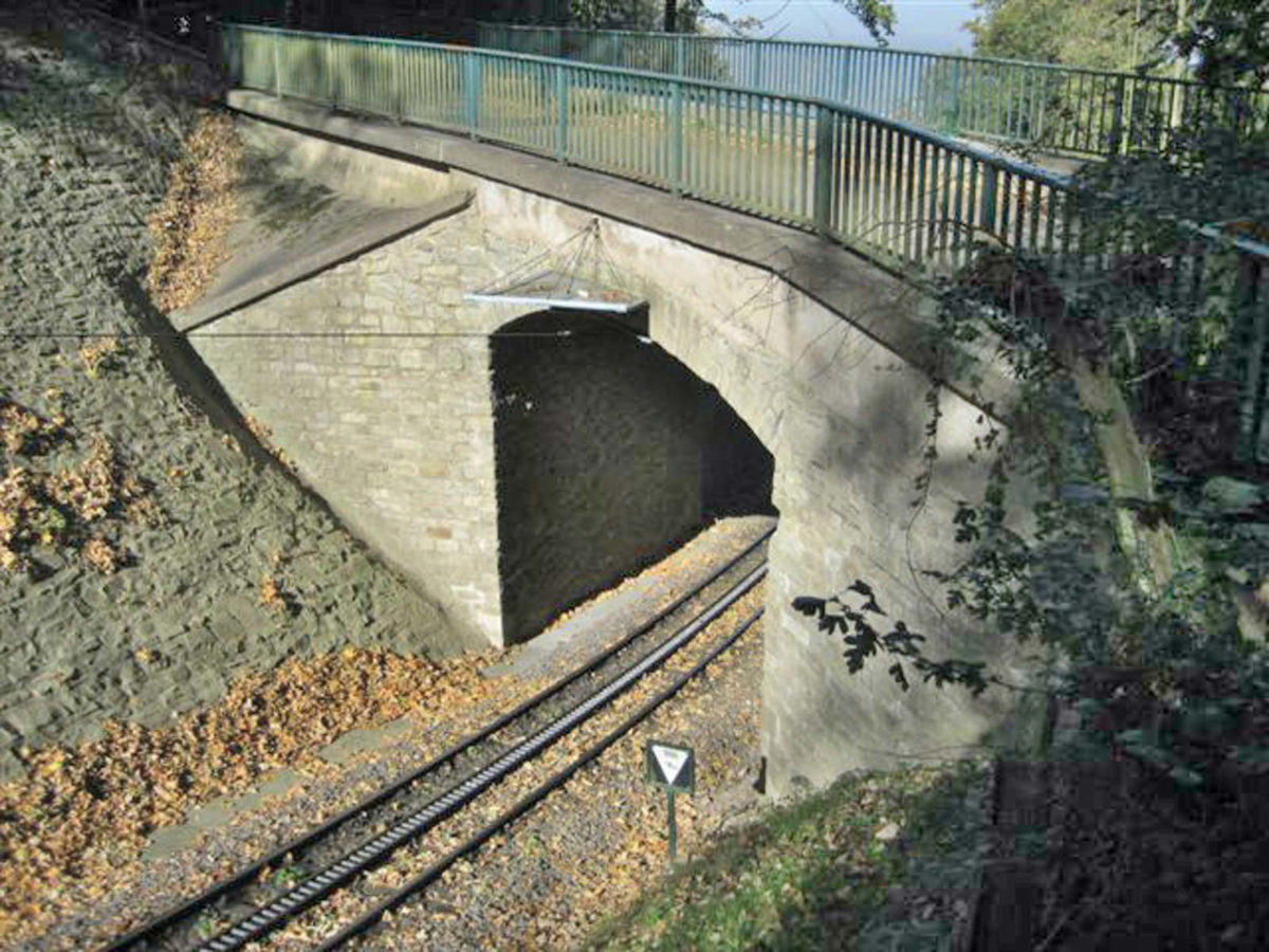Tragsicherheitsbewertung einer Natursteinbogenbrücke