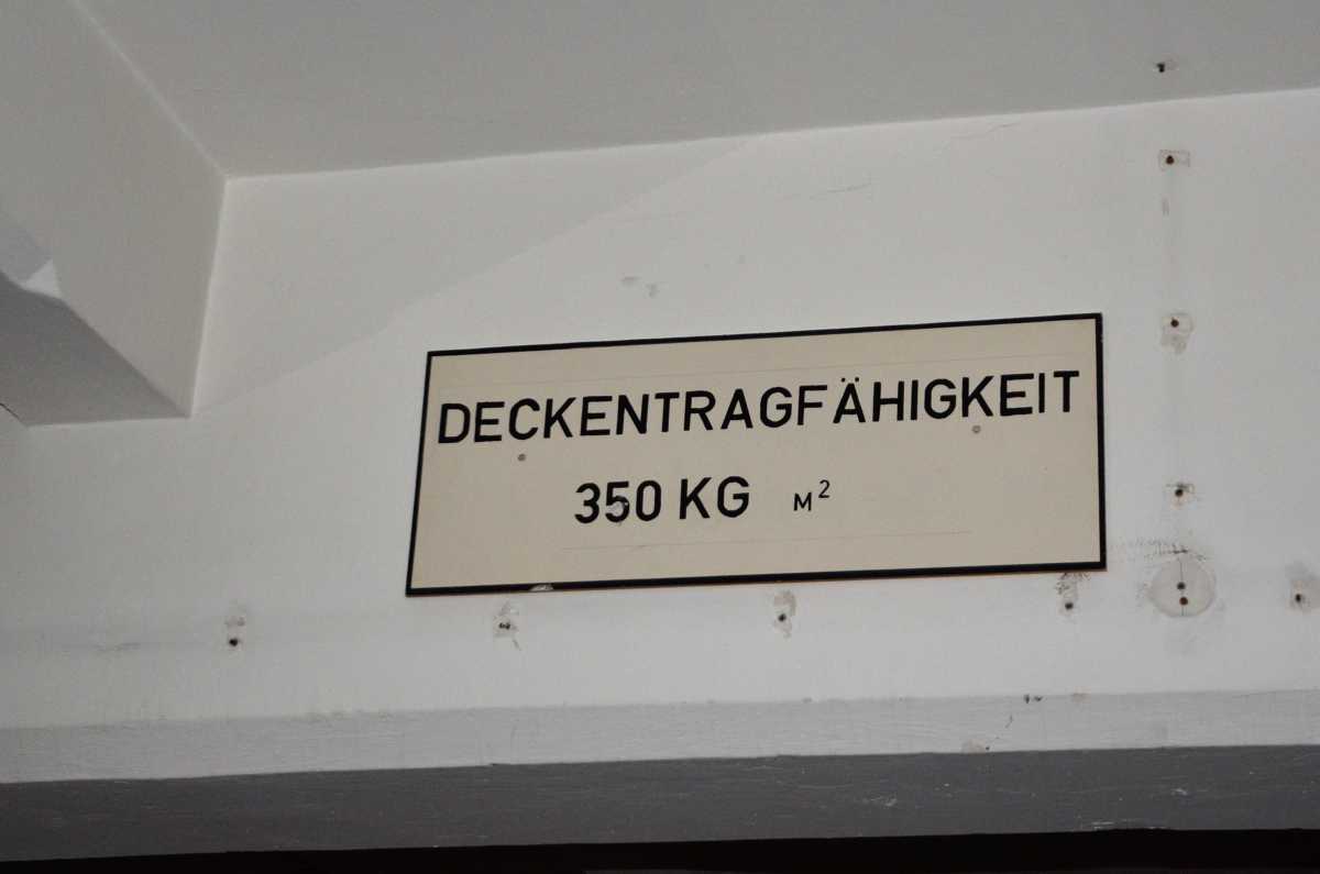 Experimenteller Nachweis der Tragfähigkeit von Decken und Unterzügen