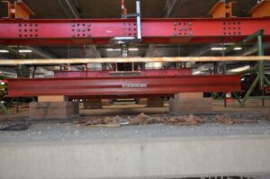 Tragsicherheitsbewertung eines Parkhauses mit Belastungsrahmen und Lasteinleitung